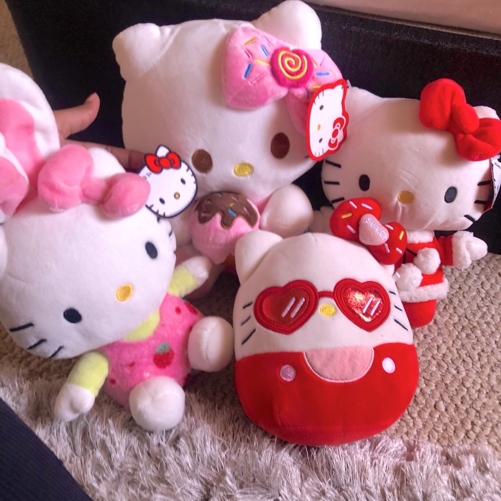 Hello kitty plush bundle!